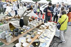 【夕刊】目移りするほど作品ずらり