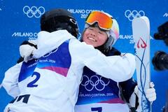 カーリング女子、１次Ｌ初勝利