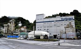 佐野の吉澤石灰など４社　CO2利用で強い建設資材　27年度本格生産目指す
