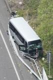 バス事故 高校生１人死亡