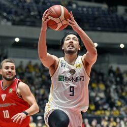 ブレックス最大19点差を逆転　ハーフタイムで「やるべきこと確認」　バスケ天皇杯、過去５戦全敗の千葉Ｊ破り準決勝へ