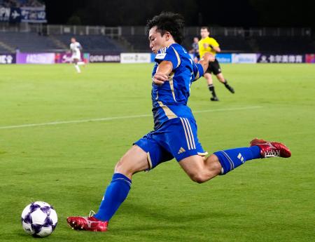 町田―FCソウル 後半、攻め込む町田・相馬=Gスタ