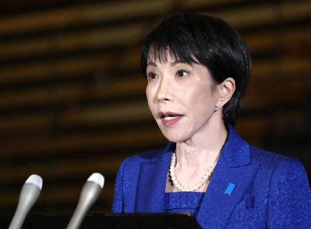 　衆院解散後、記者団の取材に応じる高市早苗首相＝１月23日、首相官邸