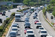 東北自動車道下り線、事故で14km渋滞　北関東道でも渋滞　GW後半初日…