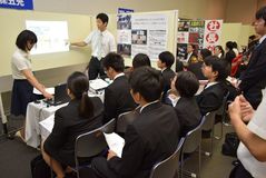 学生１３０人、勝負の夏休み／就職ガイダンスセミファイナル