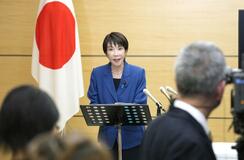 保守色前面で高支持率