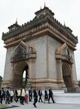 愛子さま、ラオス凱旋門を視察