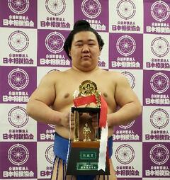 「はい、これ」横綱から初金星の懸賞金２１本、父に全て渡した藤ノ川