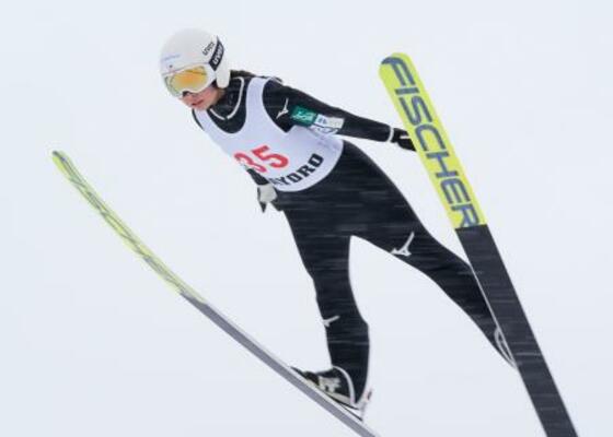 　女子で優勝した一戸くる実＝ピヤシリシャンツェ