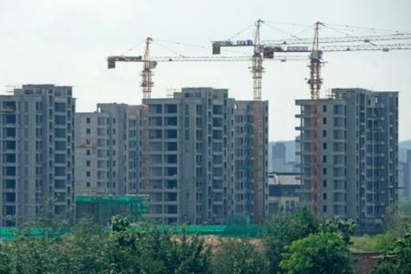 　中国遼寧省丹東市で建設中の建物＝８月（共同）