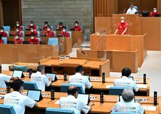 “全会一致”で国体盛り上げ　県議会そろいのシャツで出席