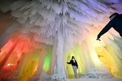 北海道・層雲峡、氷瀑まつり開幕