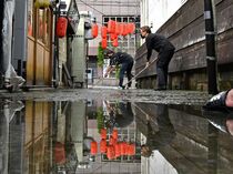 宇都宮屋台横丁で一斉清掃