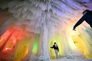 北海道・層雲峡、氷瀑まつり開幕