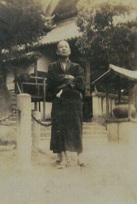 尾崎放哉（写真所蔵・鳥取県立図書館）