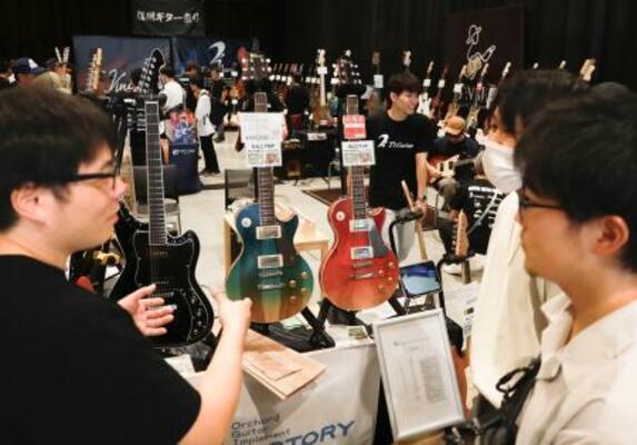 　長野県松本市で開かれた「信州ギター祭り２０２５」＝２８日午前