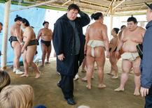 異常事態、角界師匠の暴力行為