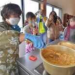 「探る」「繋ぐ」郷土食　初開催「しもつかれ博」に千人　宇都宮【動画】