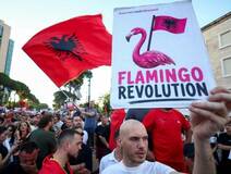 アルバニアで反政府運動