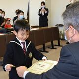 「賞をもらえてびっくり」　壬生で下野教育美術展の入賞者・団体を表彰