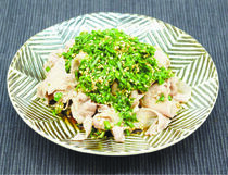 混ぜてかけるだけ！にらたっぷり万能ダレ豚しゃぶのごまにらダレかけ
