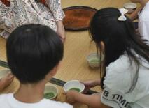 小中学校で茶の湯や生け花、豊かな心を