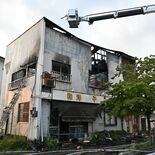 足利の旧店舗兼住宅で火災　１人が病院に搬送