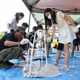 栃木の宮スケートセンター　地元の子どもらが傷んだ椅子をリメーク　冬のオープンに向け準備
