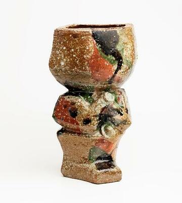 　河井寛次郎「三色打薬貼文扁壺」（１９６０年代、陶器、個人蔵　撮影：大屋孝雄）（提供写真）