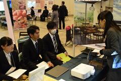 大学生ら業界を研究宇都宮　インターンフェアに２６社