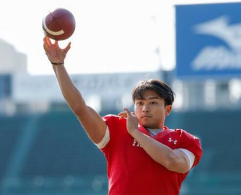 アメフトの甲子園ボウルに向け、調整する関学大のQB星野太=甲子園