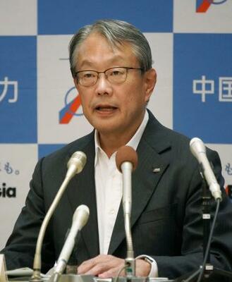 　記者会見する中国電力の中川賢剛社長＝３０日午後、広島市中区