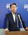 　記者会見する公明党の西田幹事長＝９日午前、国会