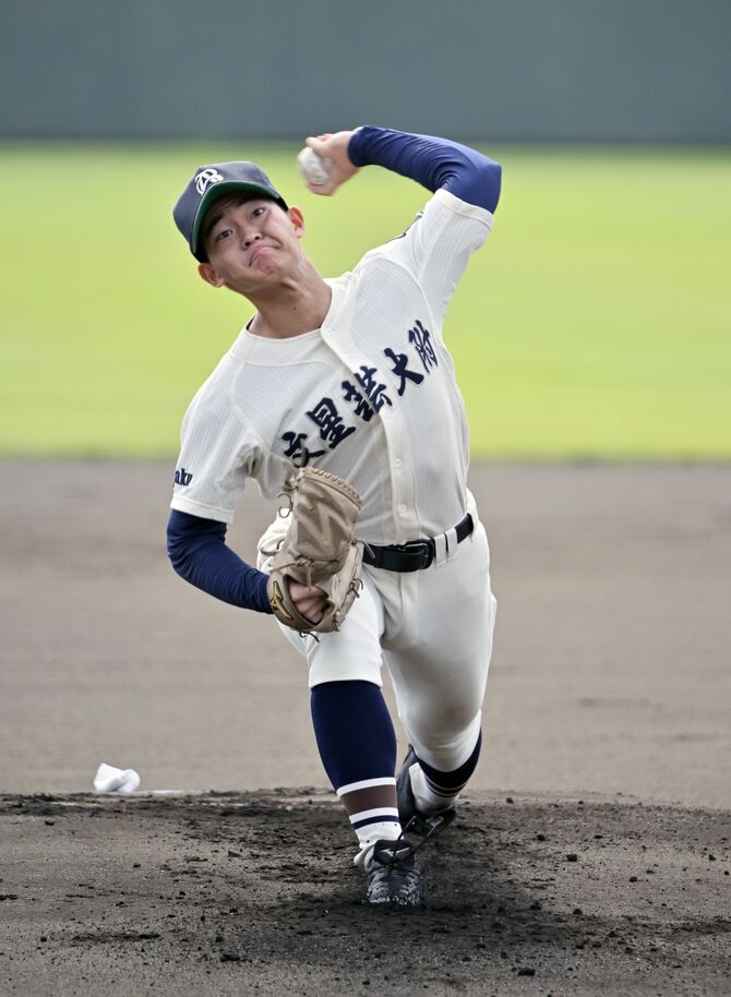 ２年生からエース格だった文星付の津久井＝第77回秋季県高校野球大会