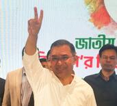 バングラ圧勝の党首、結束訴え