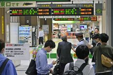 東北新幹線が一部運転を再開、本数は大幅減　岩手県沖震源に最大震度6強の…