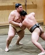 大の里に不安、本調子とは遠く