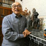 ＜17＞民芸品、戦地の記憶象徴　激戦地ニューギニア島から生還した矢野金吾さんと次男敬二さん