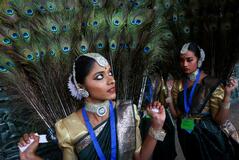 視線集めてなんぼ