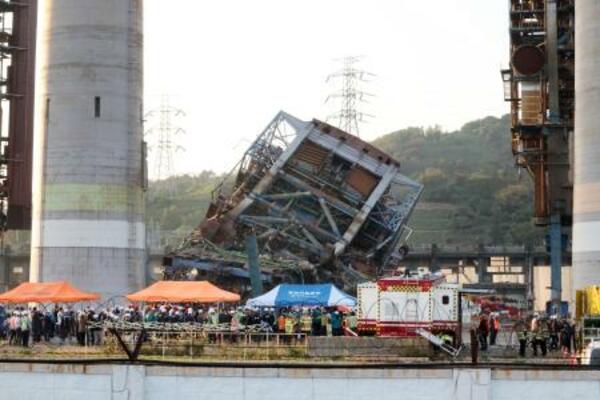　倒壊事故が起きた韓国・蔚山の火力発電所＝６日（聯合＝共同）