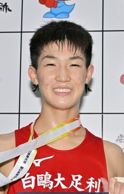 小林栄絢