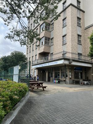 留学先の「アイビィー・コレジエイト・アカデミー」