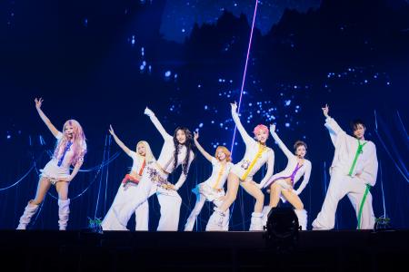 　「ＸＧ」の（左から）ＨＩＮＡＴＡ、ＭＡＹＡ、ＪＵＲＩＮ、ＪＵＲＩＡ、ＣＨＩＳＡ、ＨＡＲＶＥＹ、ＣＯＣＯＮＡ＝１４日、福井県越前市