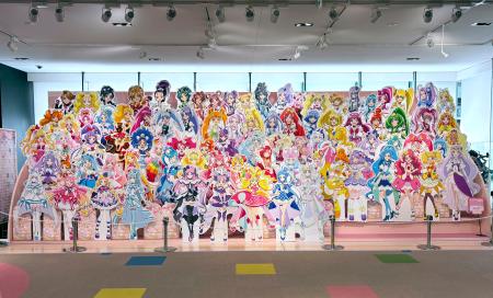 　東映アニメーションミュージアムの「プリキュアシリーズ」のキャラクターが勢ぞろいした展示＝東京都練馬区（（Ｃ）ＡＢＣ―Ａ・東映アニメーション）