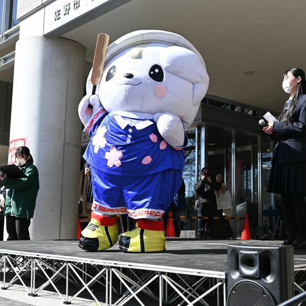 さのまる生誕イベントにご当地キャラ集結 新衣装披露、ダイアモンド