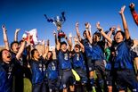 弁護士のサッカーＷ杯、日本チームが初優勝　９大会連続出場の小沼主将（足…