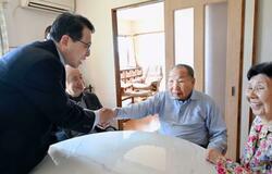 袴田さん、元裁判官と面会