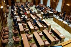 衆院委、議員定数削減法を質疑