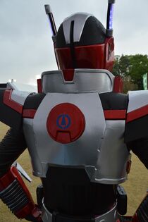 小山のご当地ヒーロー「開運戦士ブレイバーン」