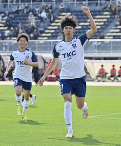 栃木SC、前半3発で連勝 J3群馬に3-1 狙い通りの速攻で得点